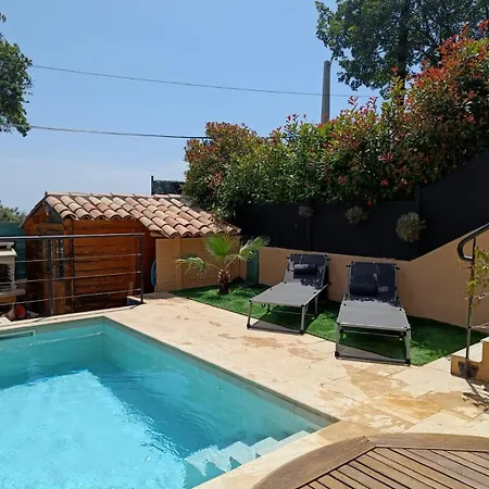 2 Pieces Piscine Chauffee Calme Apercu Apartman